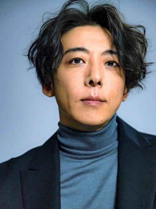 最新外国男明星爆料新闻,爆！外国男明星揭露娱乐圈惊人内幕